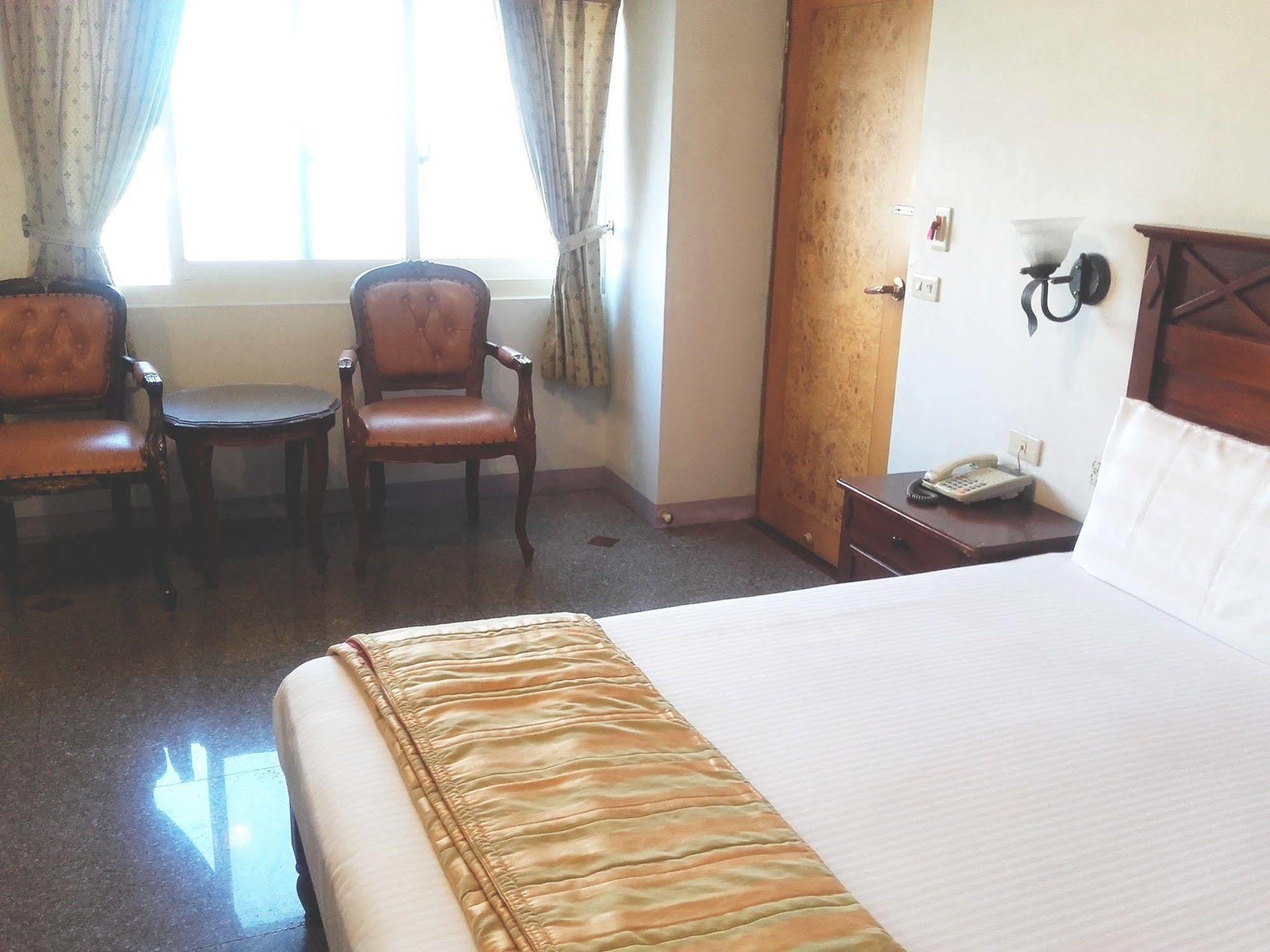 Jing Ai Hotel Лодун Экстерьер фото